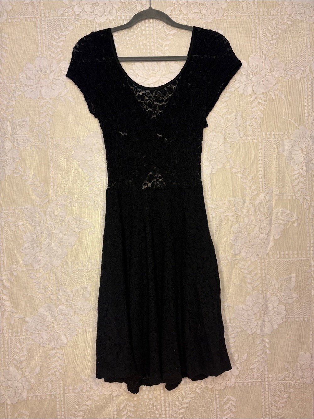 Mazooma Black Lace Scoop-Neck Skater Dress Party Evening Chic Cocktail Dancing